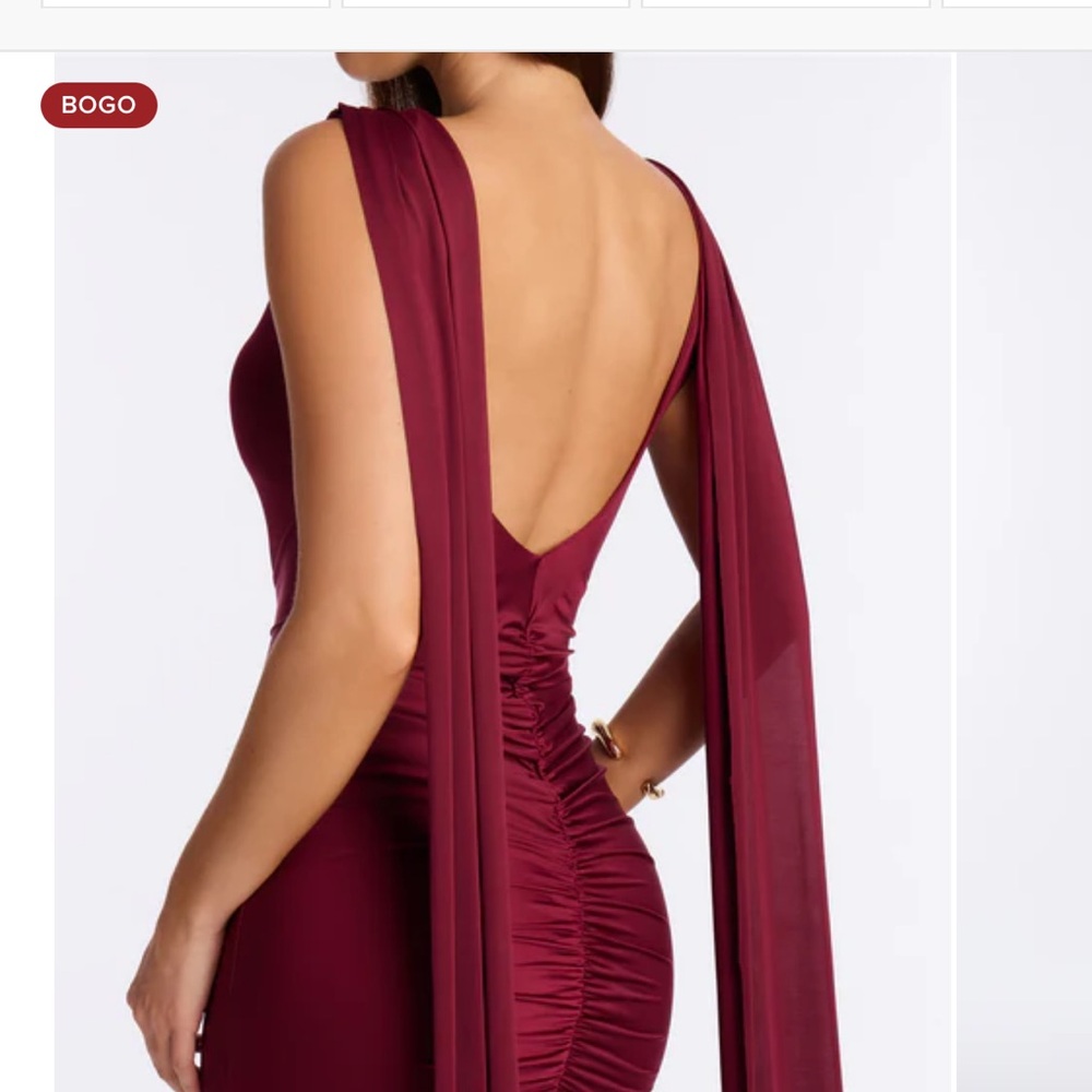 Elegant Burgundy Sleeveless Dress - Picture 2 of 2